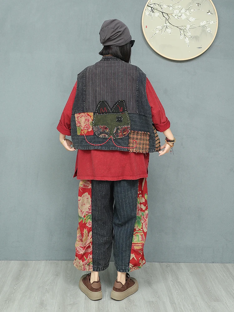 Setelan Dua Potong Wanita Gaya Cina Baru Retro Patchwork Motif Bunga Besar dengan Gesper Plat, Rompi Pendek, Celana Jeans Kaki Lebar, Pakaian Wanita Model Longgar