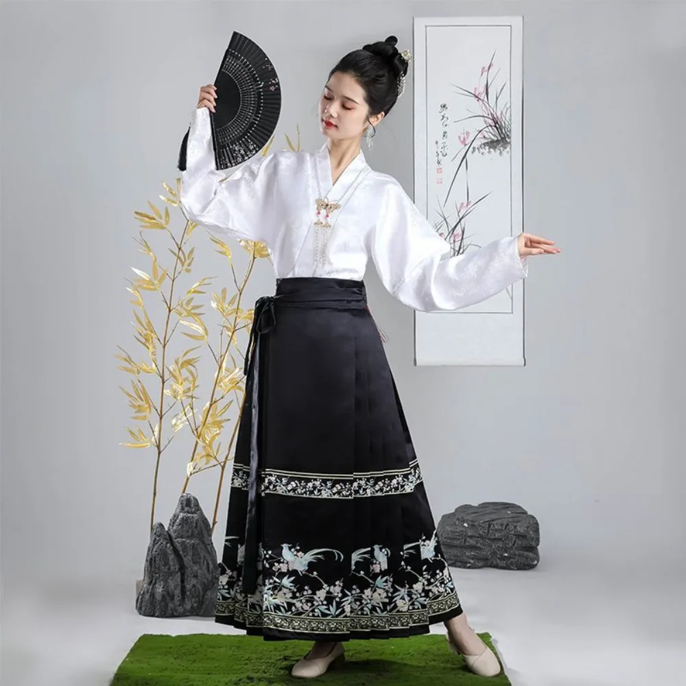 ‌Original Hanfu Set - Black Ming Dynasty Mian Skirt, New Chinese Style Modern Daily Wear for Women, Elegant Traditional Costume