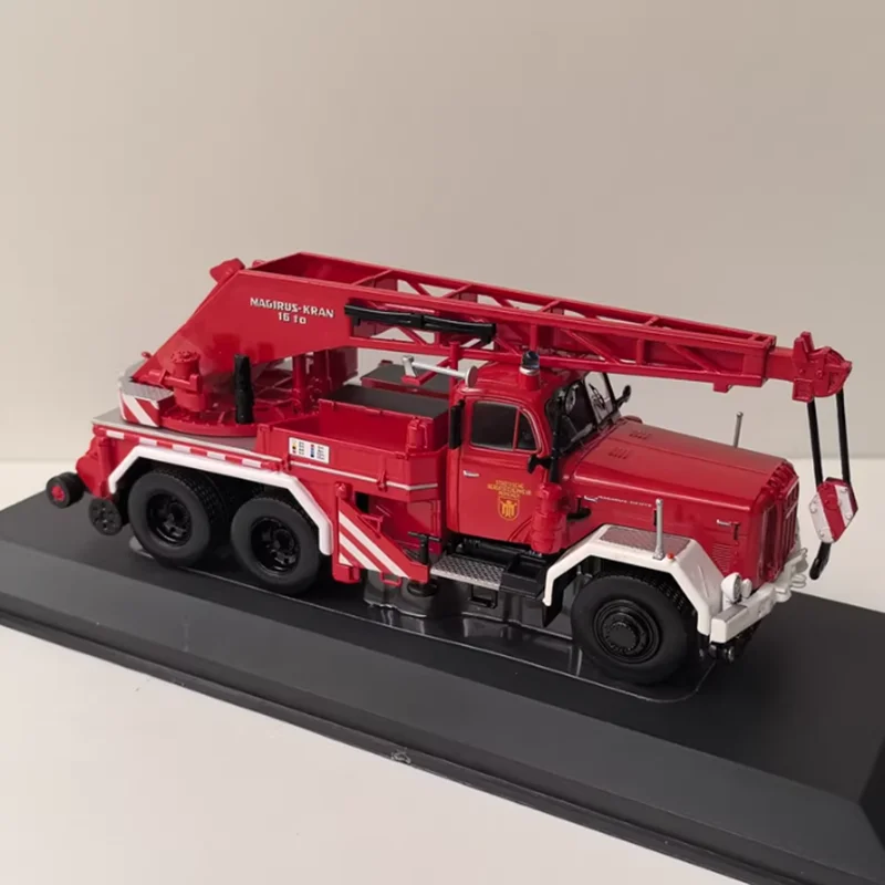 IXO 1/43 Escala URANUS KW 16 Liga modelo de motor de incêndio Coleção estática Decorado Presentes de feriado Brinquedos Lembrança Presente