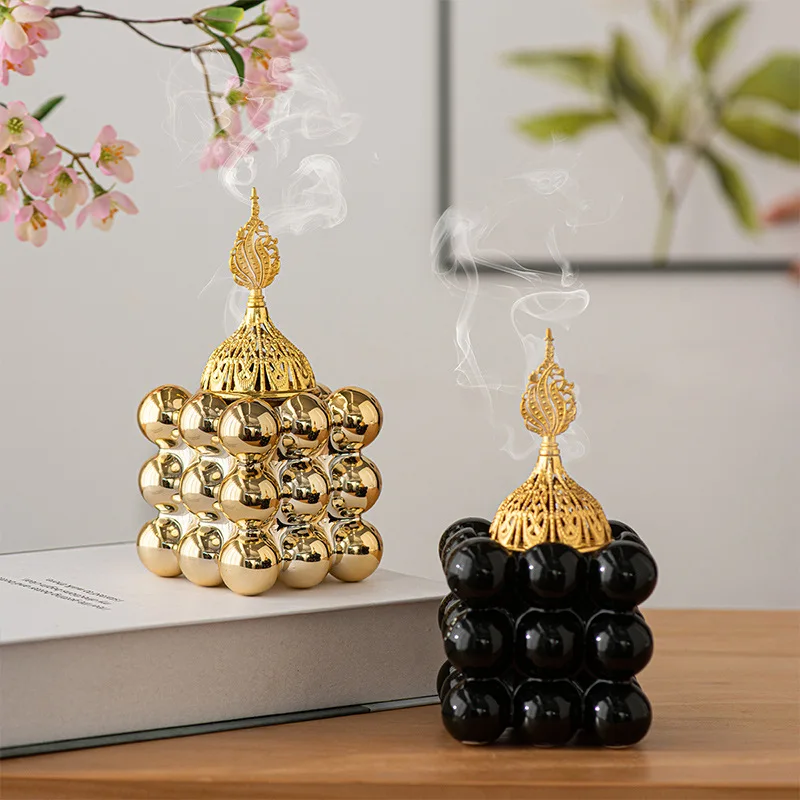 

Ceramic Golden Cube Aromatherapy Burner Middle Eastern Arabic Festival Handheld Incense Burner Home Decorative Ornaments