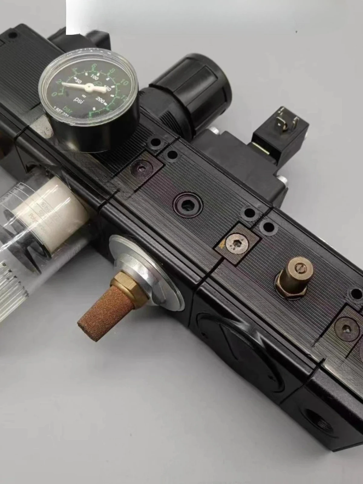 

Original And Genuine Spot Sales R424E17507 24VDC R412009527