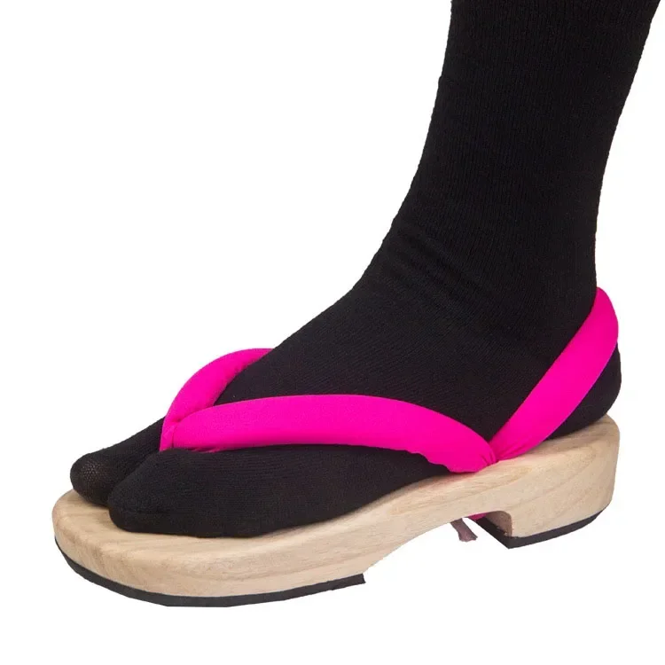 Halloween 1 paire Anime Cosplay chaussures Tanjirou Nezuko Zenitsu Shinobu Kyoujurou Muichirou Mitsuri sandales Geta sabots tongs