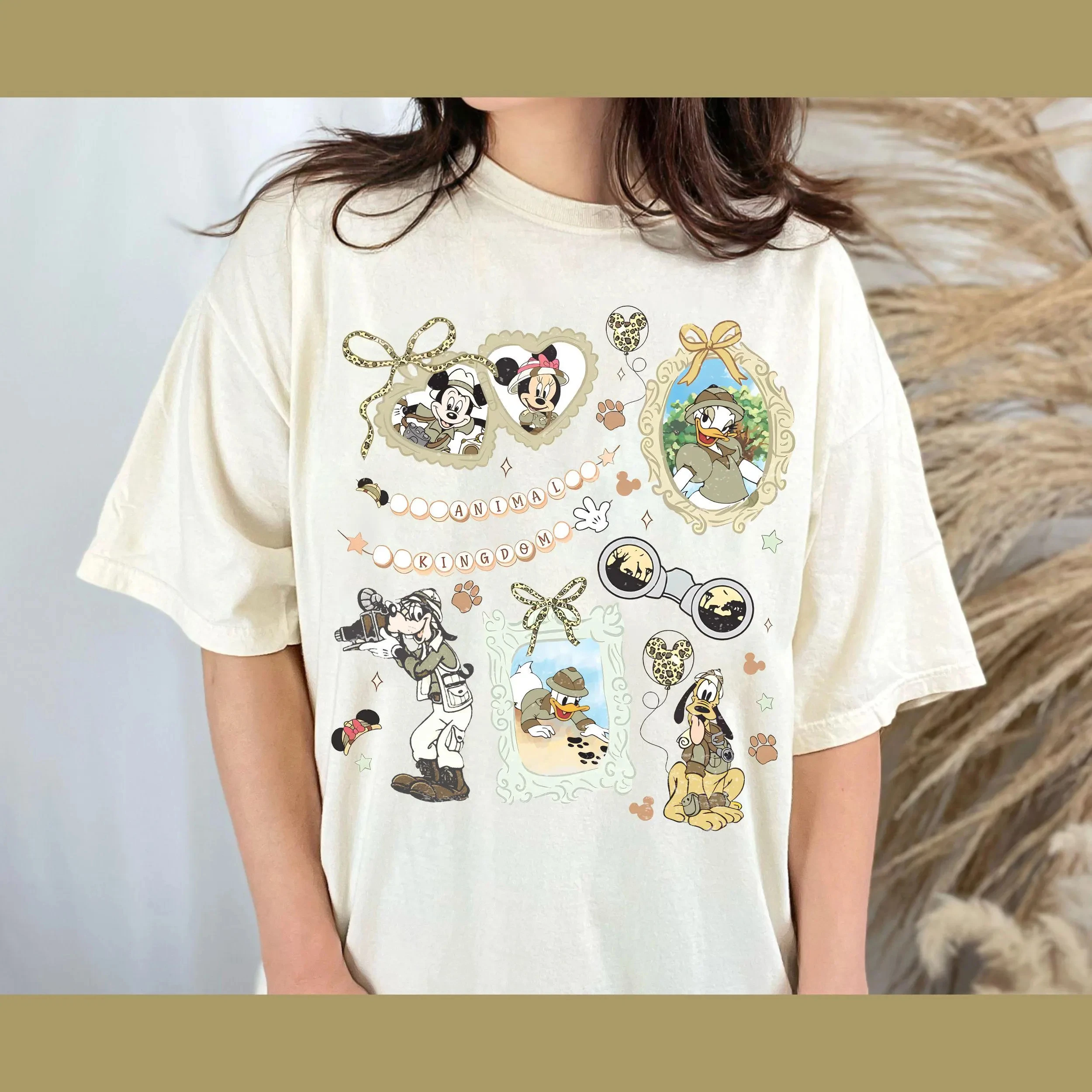 Camiseta Retro de Mickey y sus Amigos con Estampado de Leopardo, Camiseta de Disney Safari Mode "Let's Go Wild Together"