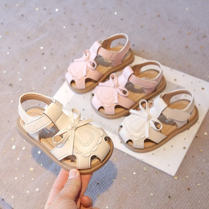 

Girls Sandals 2025 Summer Breathable Children Sandals T-strap Cute Bowtie Kids Beach Shoes Classic Brand New Toddler Sandals