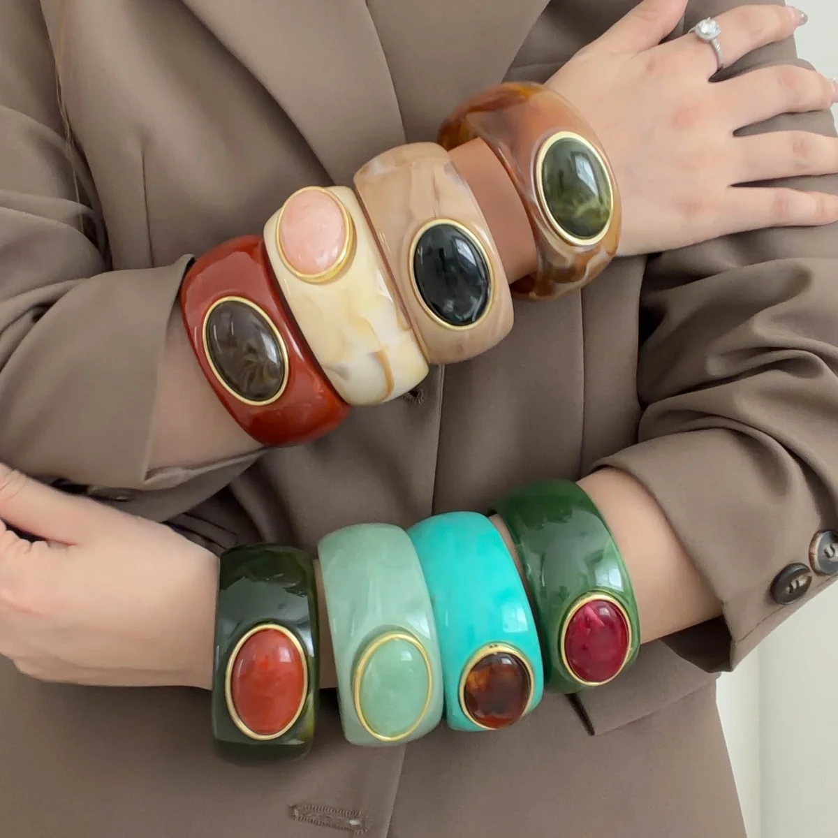 Vintage Boho Colorful Oval Stone Geometric Resin Chunky Bangles for Women Exaggerated Fashion Acrylic Wide Bracelet Jewelry Gift