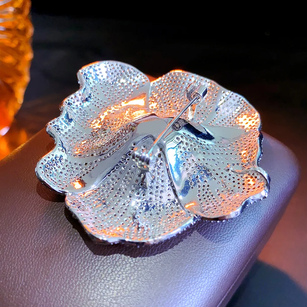 MINWEEN Luxury Sunflower Zircon Brooches Pins For Women Elegant Party Wedding Dress Corsage Jewelry Gift
