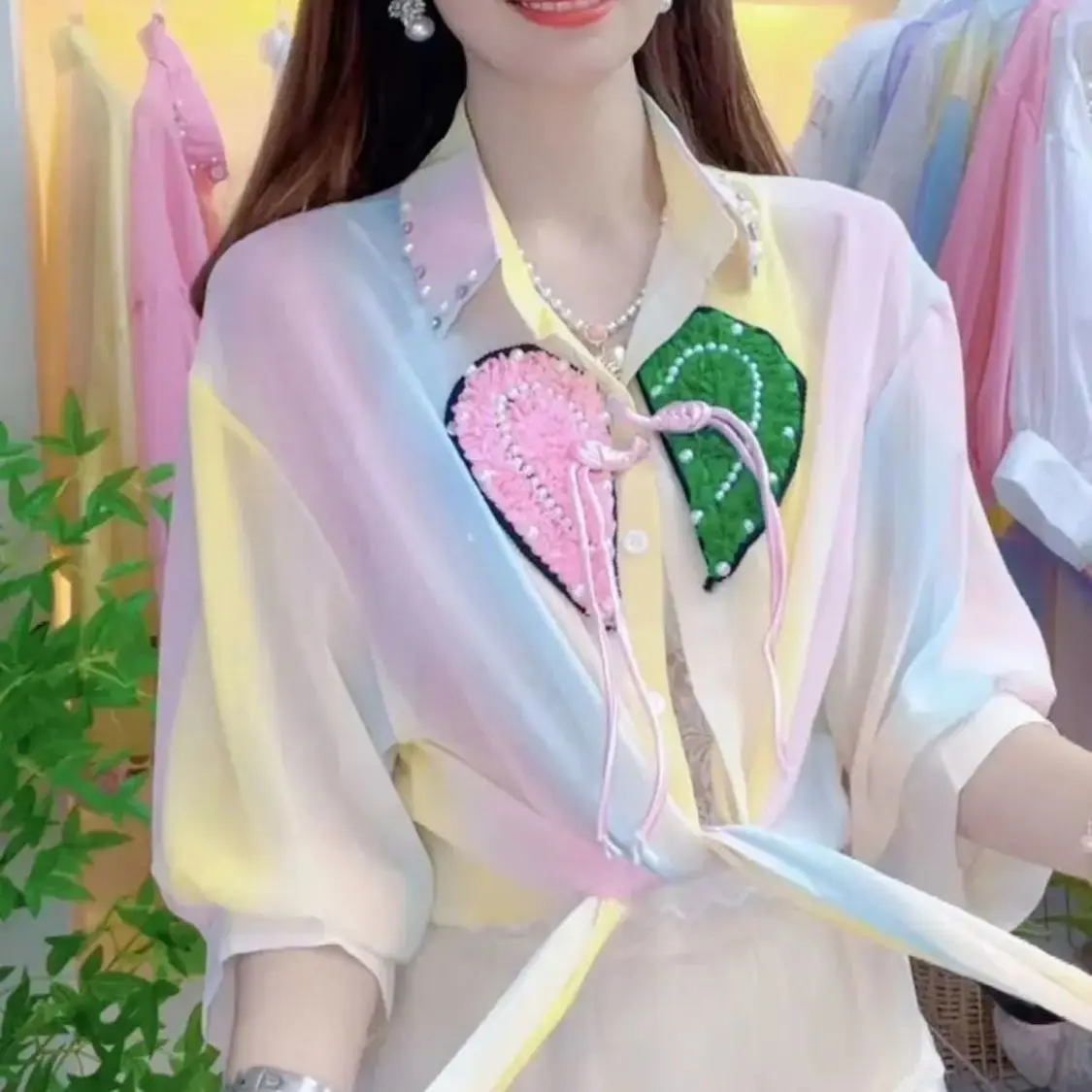 Camisa protetora solar fina cor arco-íris feminina verão amor decoração estilo nacional fivela miçangas decoração camisa solta