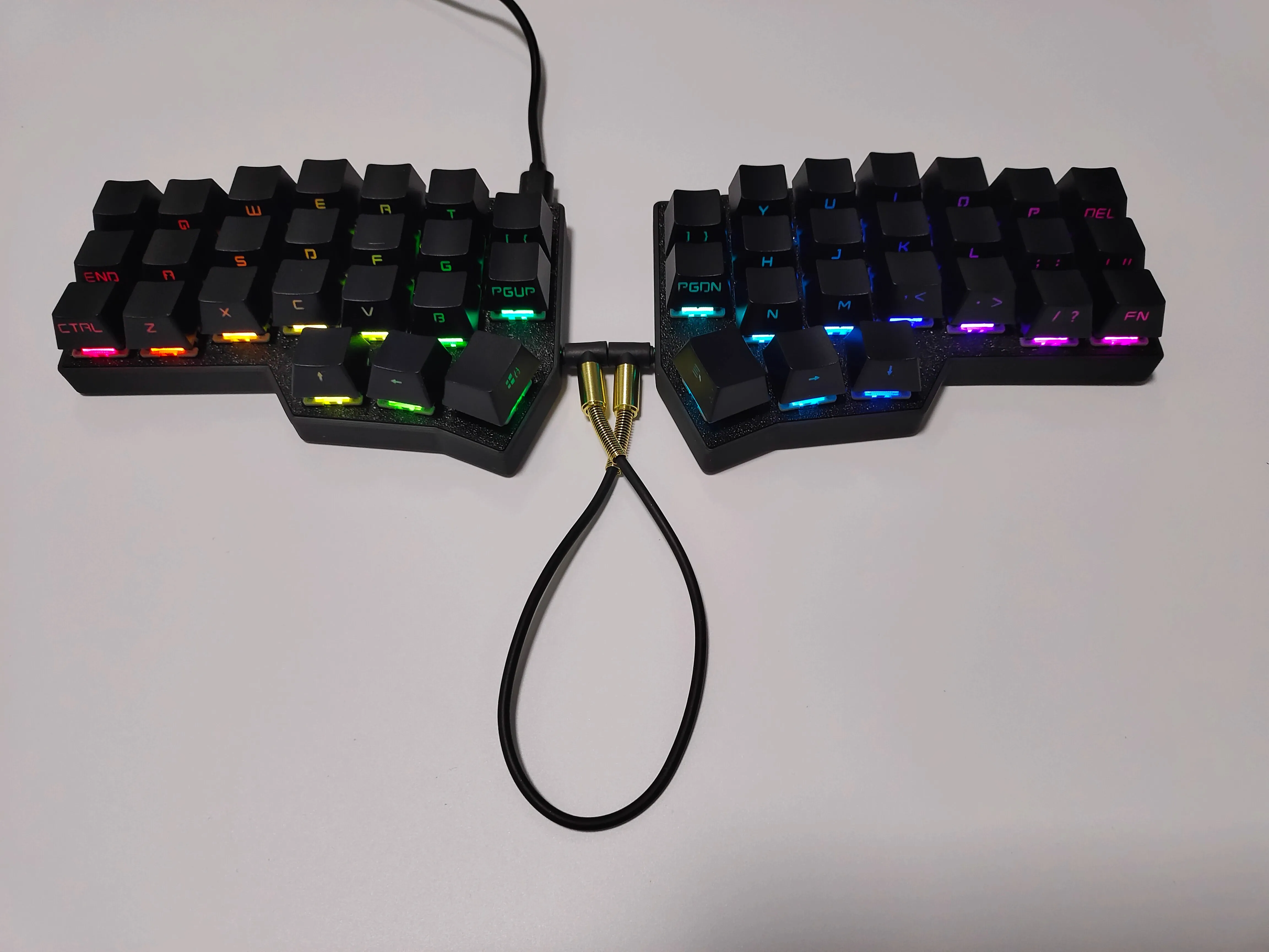 

Corne Crkbd V4.1 Split Keyboard Customized RGB Hot Swap Ergonomic Wired Corne Split Mechanical Keyboard Kit Support Vial MX Choc