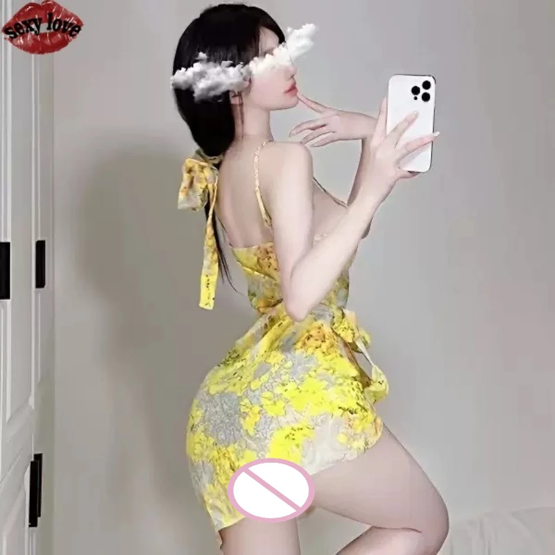 Dames sexy en erotische nachtjapon, charmant en flirterig, geel gewaad, fetish vlinderbloem, sexy jarreteljurk