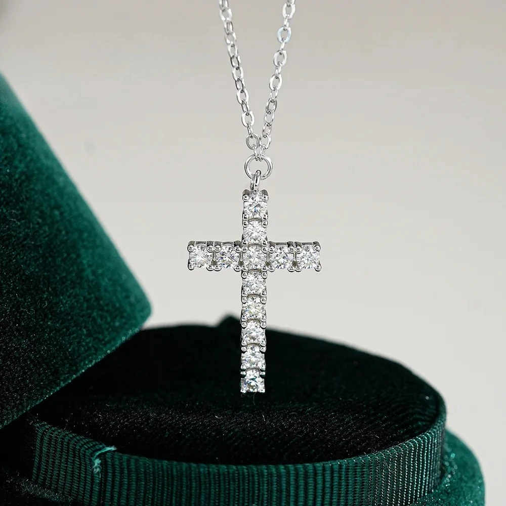 KyanGem Platinum PT950 Women's Cross Necklace Luxury-inspired Moissanite Stone Unique Niche Design Elegant Collarbone Chain