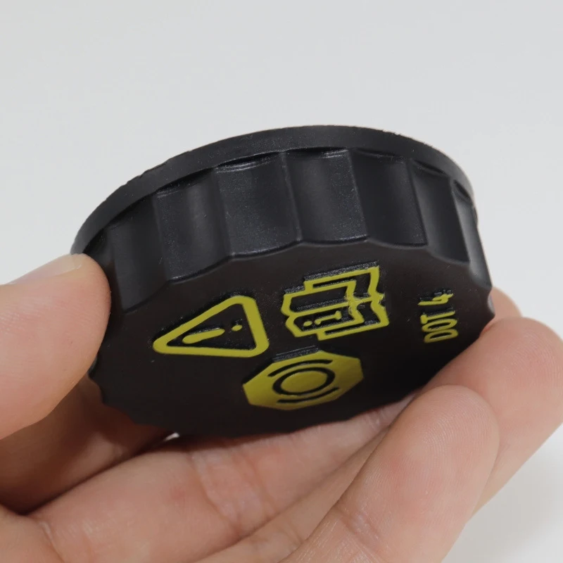 Car Brake Fluid Reservoir Cap Car Brake Fluid Reservoir Cap For Focus Smax Cmax Mondeo Galaxy Transit 6M512162AA Car Accessories