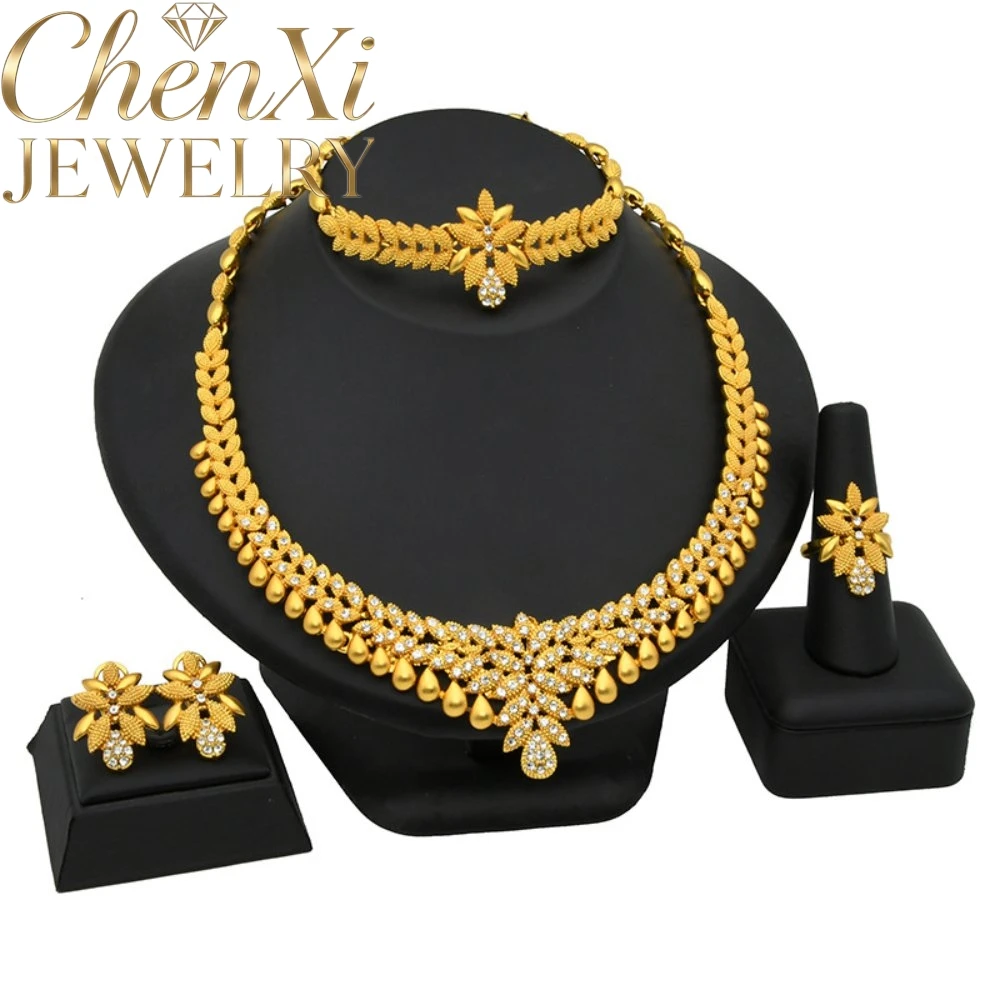Alluvial Gold Tassel Hollow-Out Flower Luck Necklace Elegant Charms Standout Piece High-End Keepsake Exquisite Luxury Young Gift