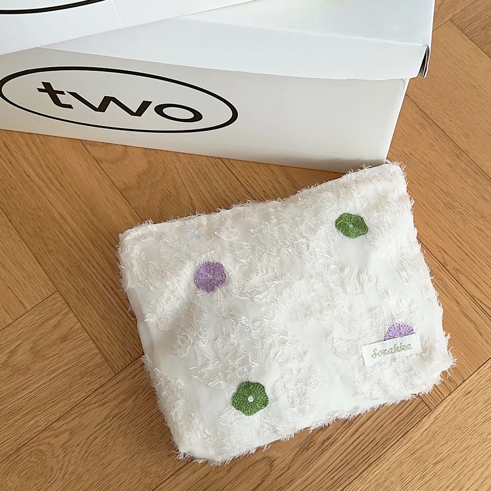 Cute Women Plush Cosmetic Bag Soft Fuzzy Zipper Makeup Organizer Pouch Floral Embroidered Toiletry Storage Clutch Portable Purse