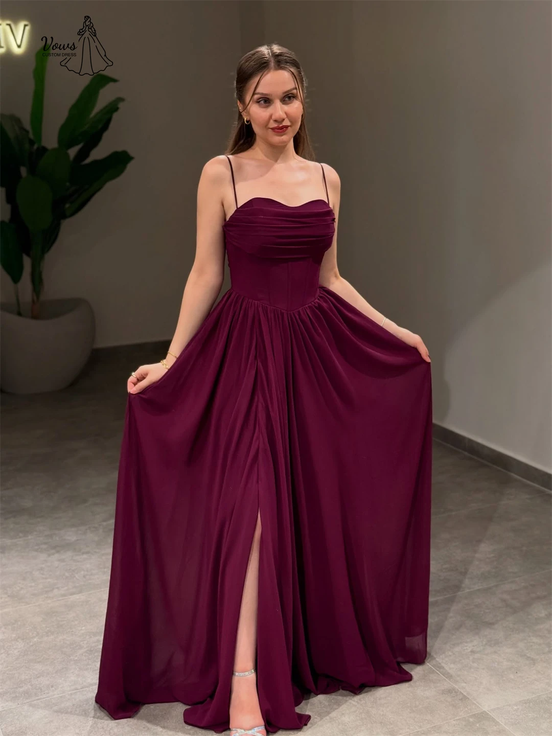 

Vows Custom Made Evening Dresses Woman Elegant Prom Dresses 2025 Line A Party Dress for Wedding Slim Shoulder Straps Front Slit