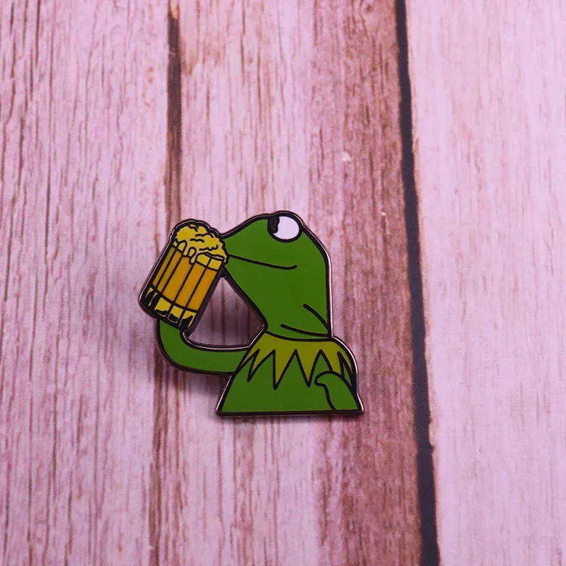 Perfect Quality Fun Green Pepe Frog Meme Enamel Pins Custom Pyramid Thinking Drink Animal Cartoon Lapel Badges Bag Jewelry Gifts