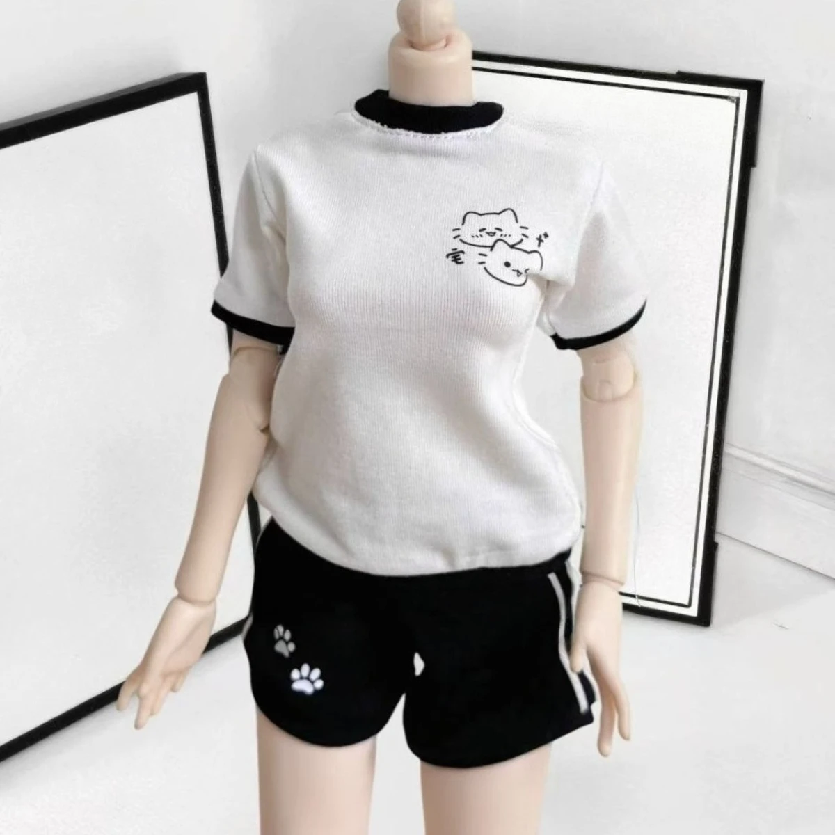 ชุดเสื้อผ้าตุ๊กตาสำหรับตุ๊กตา BJD ขนาด 30/45 ซม. เสื้อยืดและกางเกงขาสั้น ชุดแต่งตัวของเล่นเด็กผู้หญิง ของเล่นบ้านจำลอง ของขวัญ อุปกรณ์เสริมตุ๊กตาขนาด 1/6 1/4 (ไม่รวมตุ๊กตา)