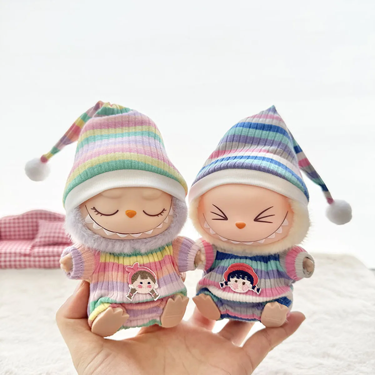 Simpatici mini vestiti per bambole in peluche Accessori per abiti Zaino Pantalone con cappello per accessori di abbigliamento Labubu Regalo per ragazza