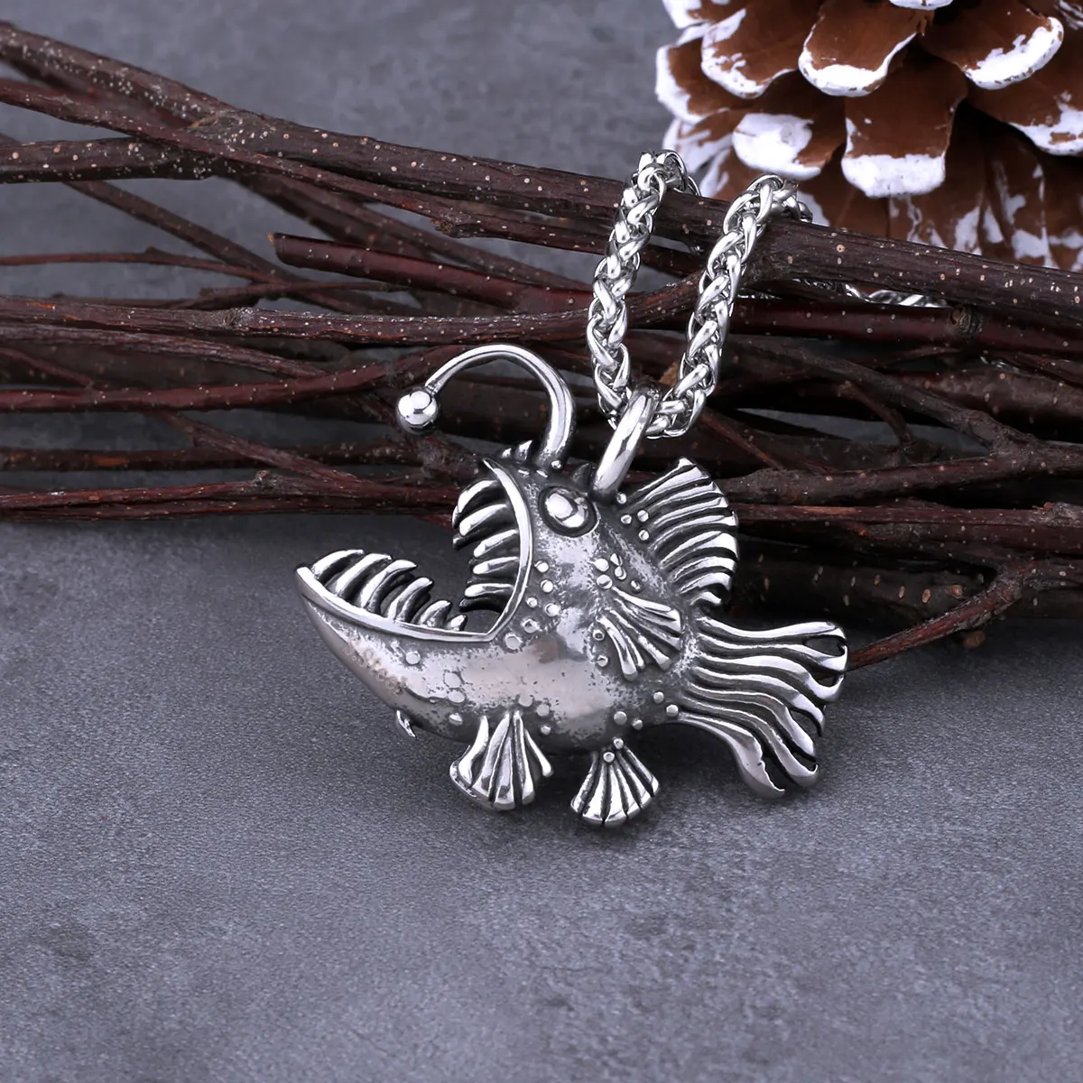 الموضة القوطية الجديدة فانوس الأسماك قلادة الرجال Vintage الشرير الشارع قلادة قلادة الهيب هوب السائق الذكور مجوهرات بأشكال حيوانات كهدية #5