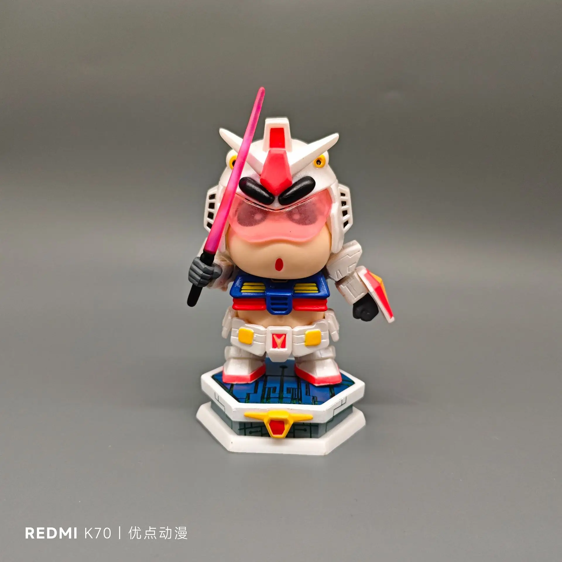 

GK Crayon Shin chan Base Can Shine Up to Shin chan GD Handheld Car Ornament Case Doll Model