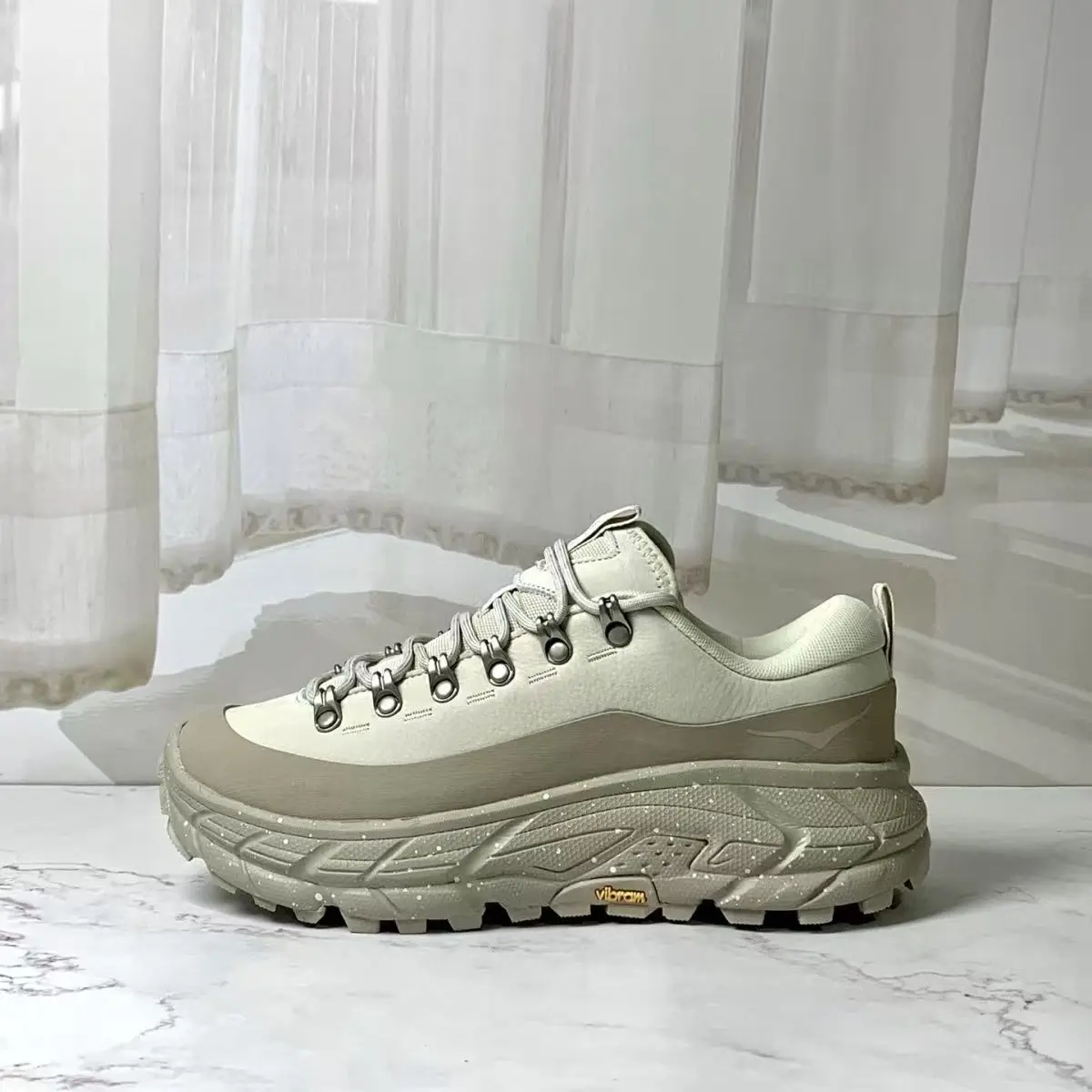 Scarpe da uomo di alta qualità Scarpe casual sportive Scarpe da corsa traspiranti Sneakers da uomo leggere e antiscivolo per esterni