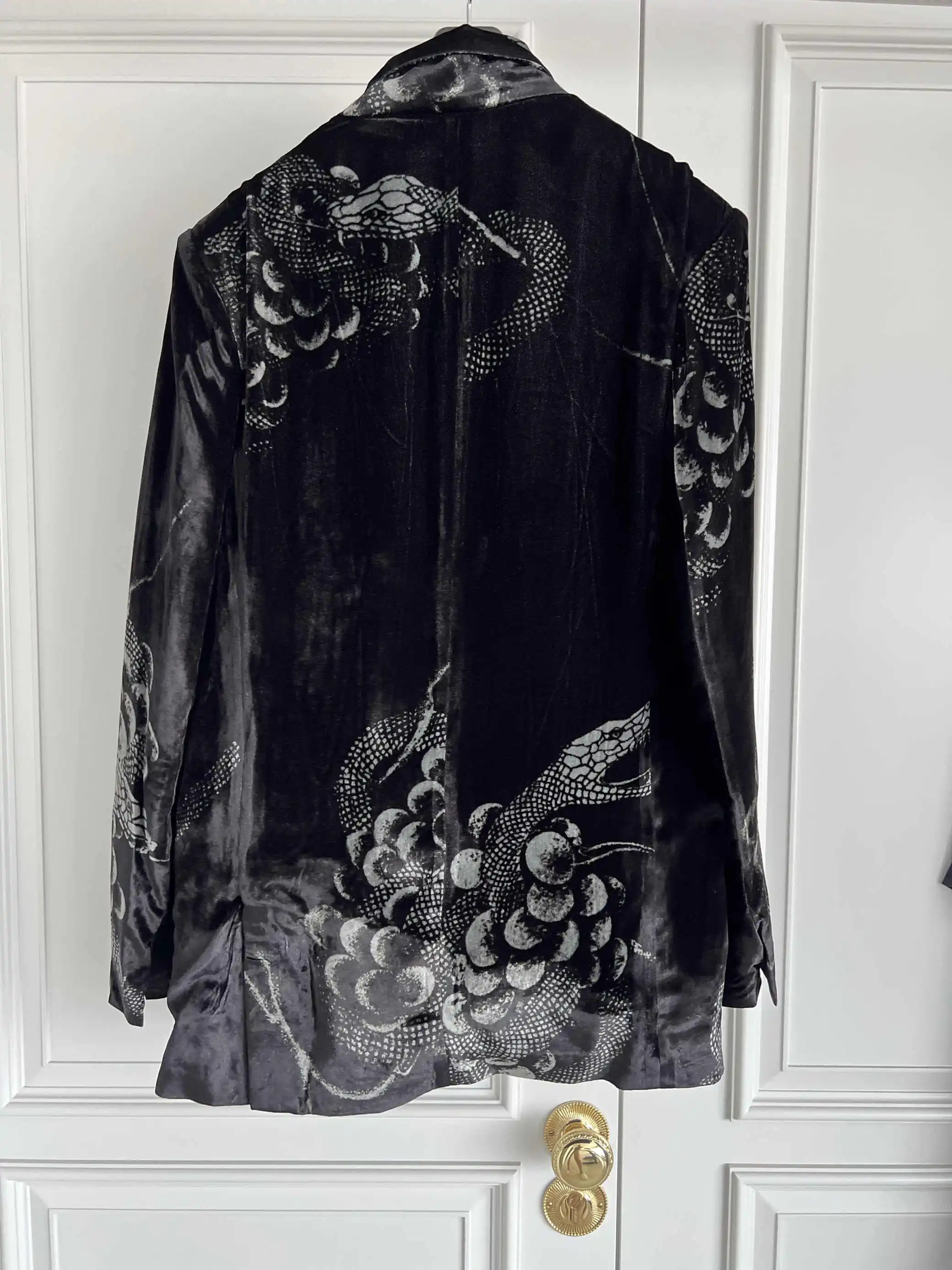 TOP-YAMAMOTO original design skull and grape velvet printed understated luxury suit