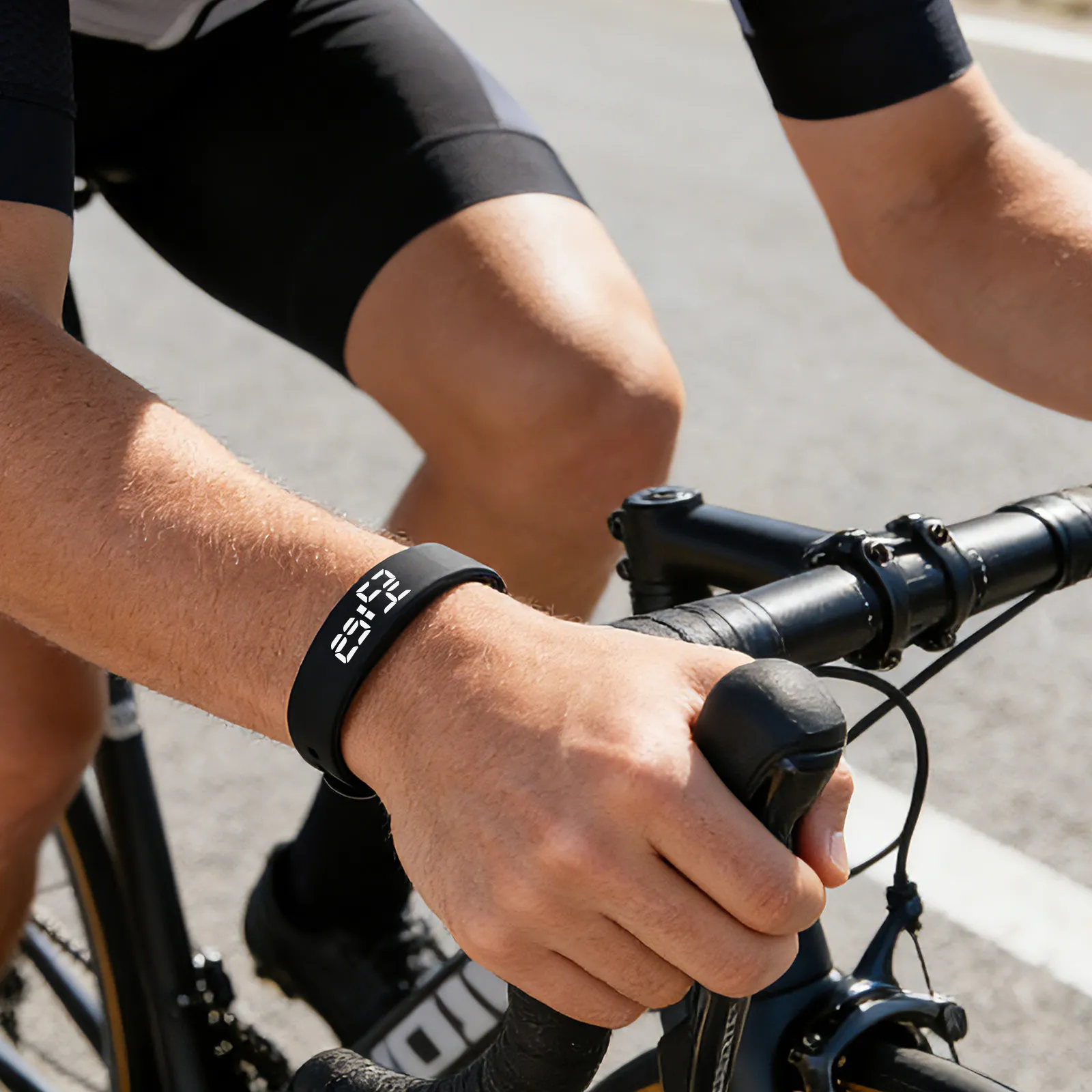 

Smart Wristband Gel LED Display Rechargeable Real-Time Temperature Silent Vibration Alarm Outdoor