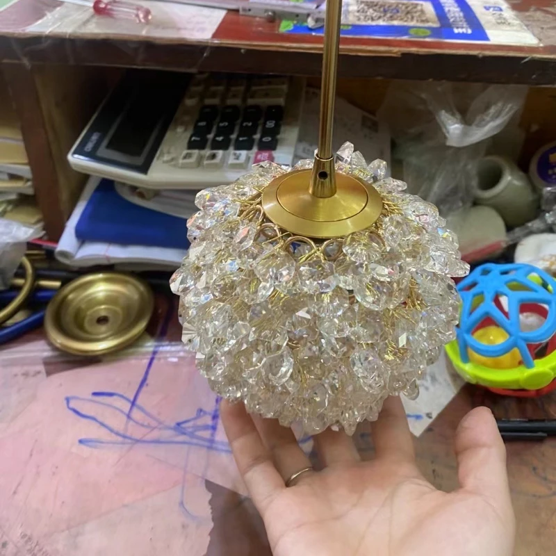 

Роскошный круглый шаровой подвесной светильник изголовья кровати, теплый подвесной светильник, романтический хрустальный подвесной светильник для столовой, длинные декоративные светильники