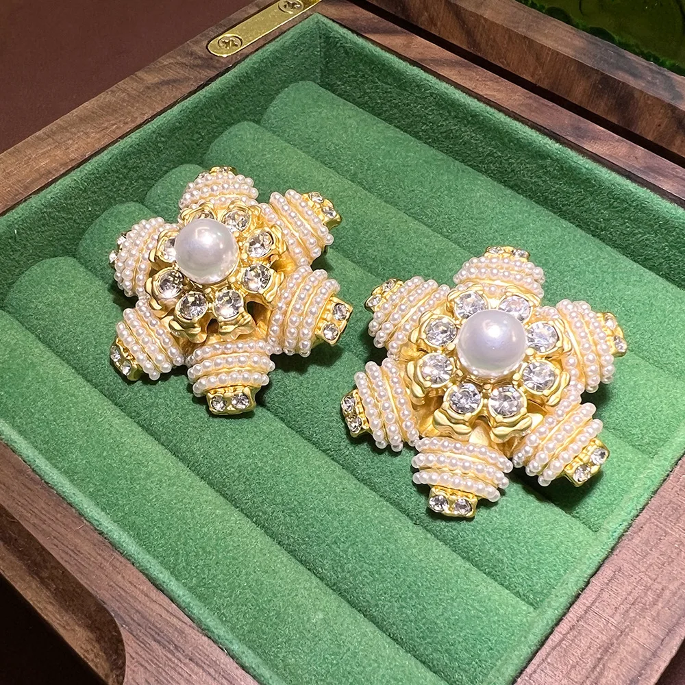 Medieval vintage flower earrings, vintage pearls, Western antiques, niche design S925 gold-plated high-end sense