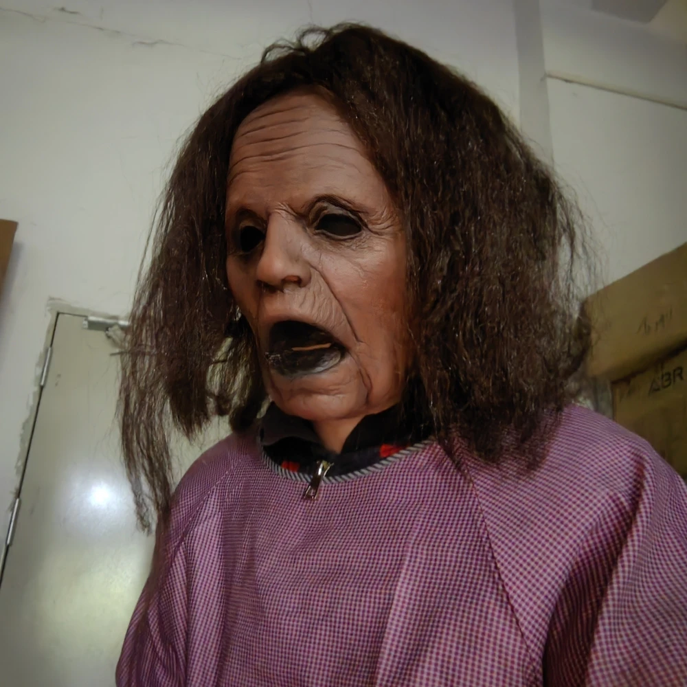 قناع الجدة القديمة المخيف مع شعر رعب واقعي شيطان الجدة قناع حفلة الهالوين تأثيري منزل مسكون المزحة الدعائم