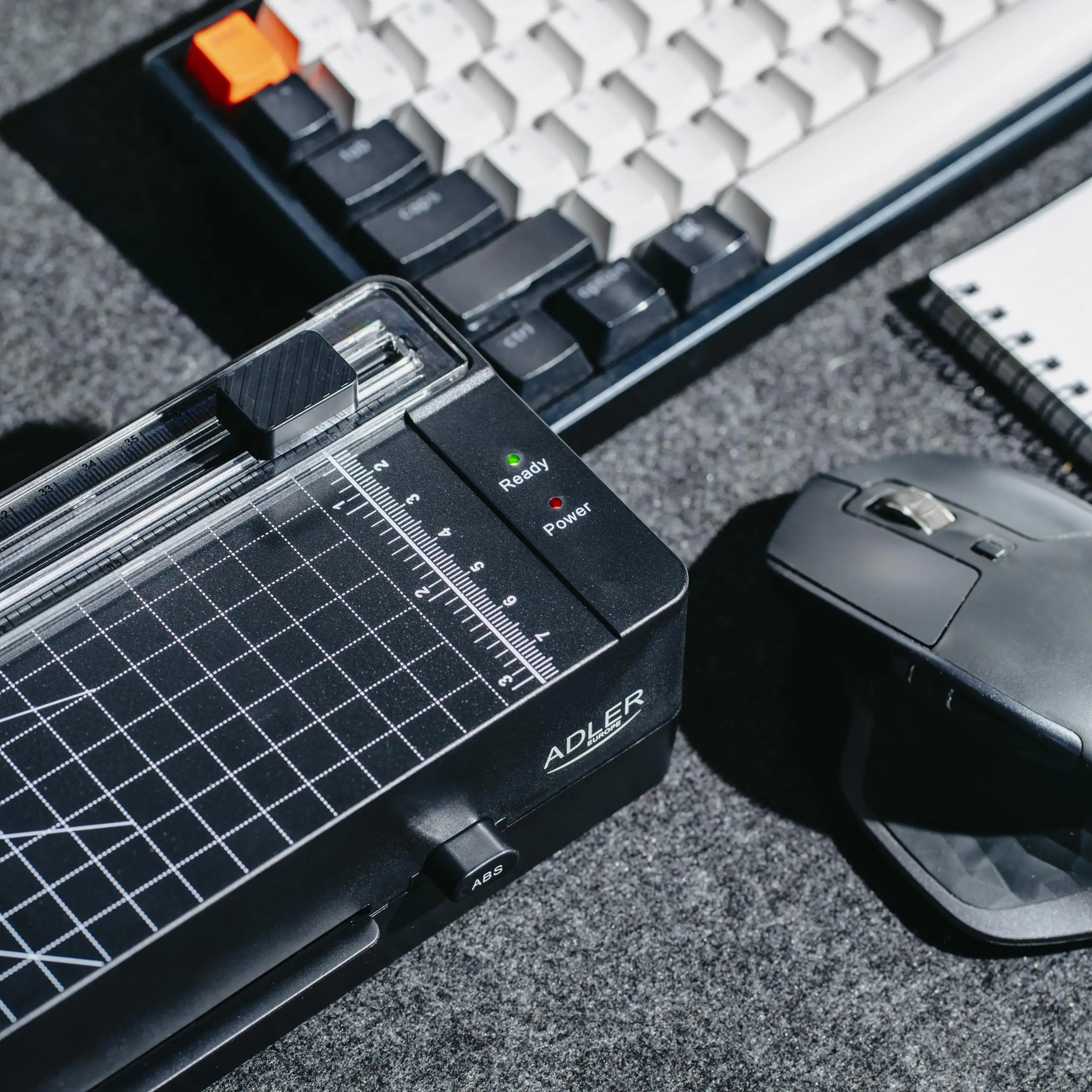 ماكينة تغليف سوداء مقاس A3/A4 مع ماكينة تشذيب وتصفيح سريع وآمن، مجموعة أدوات تشغيل نظام مضاد للخبز كاملة