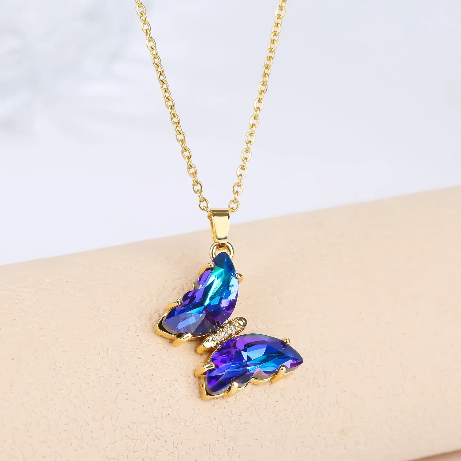 New Korean Super Fairy Girl Fantasy Glass Crystal Butterfly Pendant Necklace Female Clavicle Chain Popular Necklace