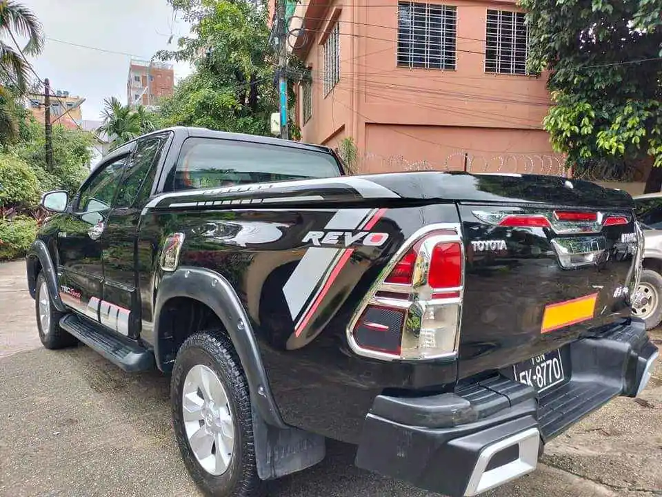 

Hilax REVO Large wheel Brows widened and thickened Year 2015-2019 Scratch resistant leaf board wheel brows
