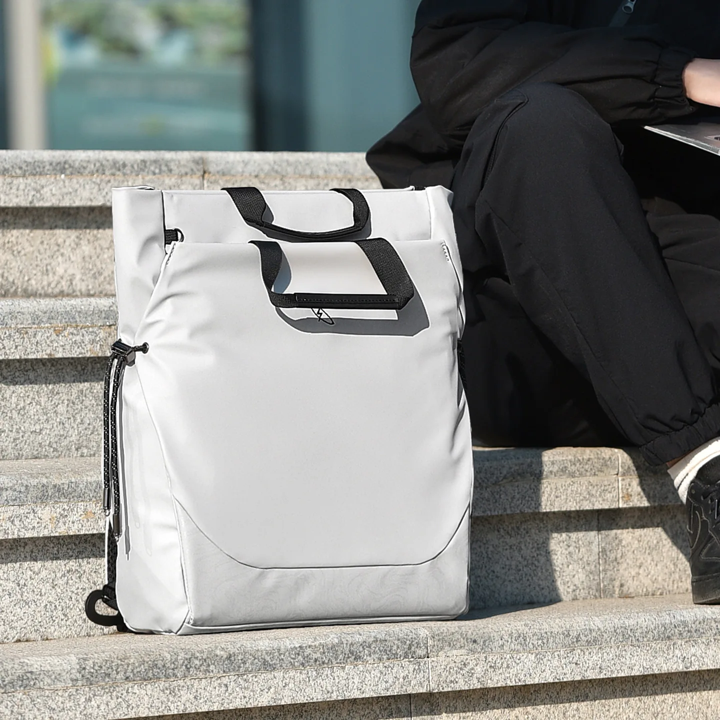 Wear-resistant Oxford cloth backpack for men and women, multi-functional handbag for laptops large-capacity waterproof schoolbag