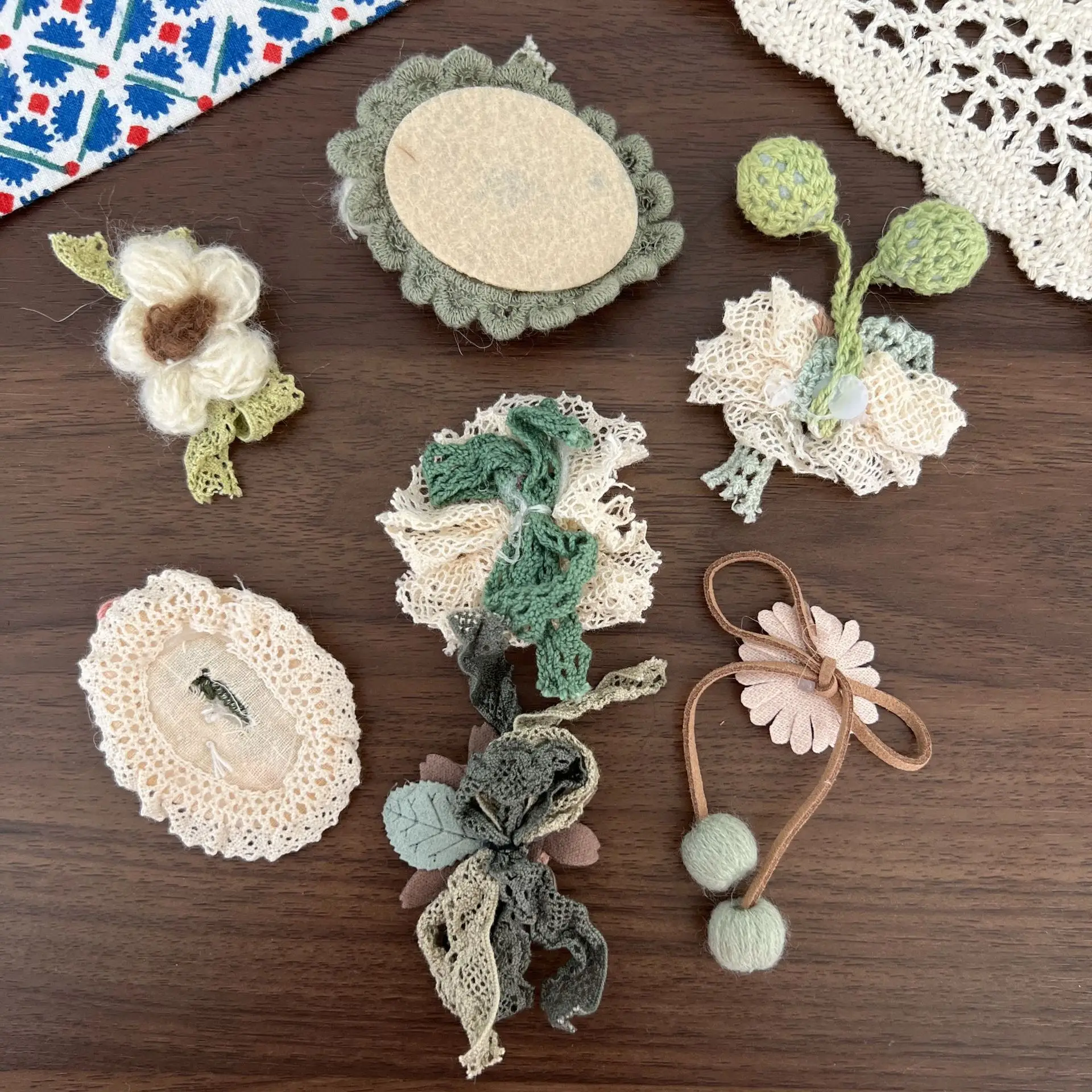 DIY Brooch Pin Vintage Forest Fabric Knitted Floral Craft Supply for Children Scarf Shoes Socks Decoration Colorful Soft