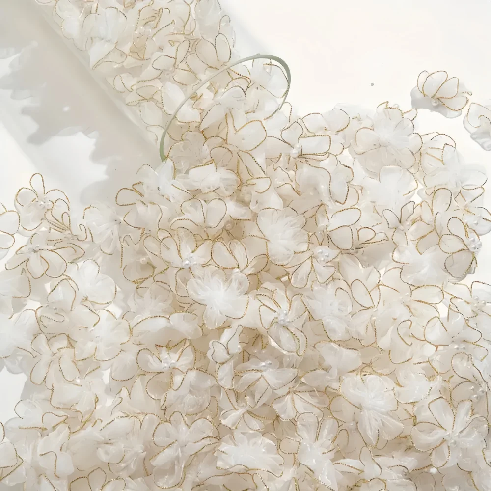 20 قطعة 4 سنتيمتر الثلوج الشاش زهر البرقوق الذهبي حافة ثلاثة حبة الاصطناعي شبكة زهرة DIY بها بنفسك الخياطة الحرفية الزفاف الشعر الملابس ديكور