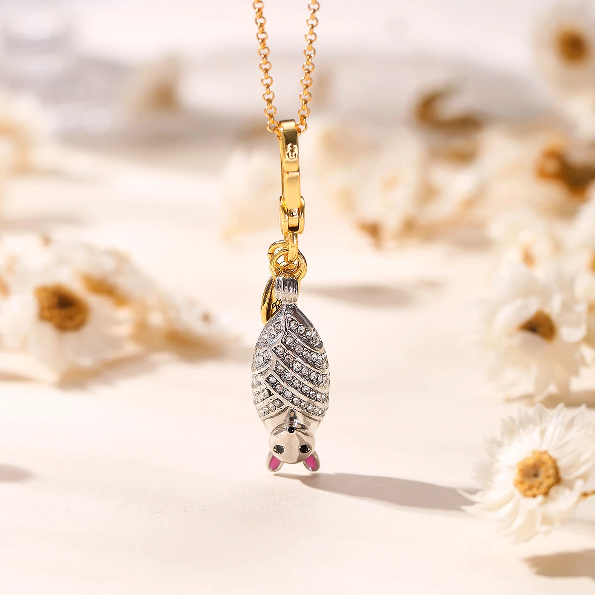 

1Pc Fashion Luxury Enamel Bat Pendant Necklace for Women Cool Party Jewelry Keychain Bag Pendant Girlfriend Xmas Decor Gift