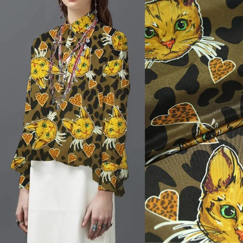 110CM Wide 12MM Lovely Cats & Hearts Printed Thin Silk Crepe de Chine Fabric for DIY Sewing Summer Dress Pants Pajamas R1847