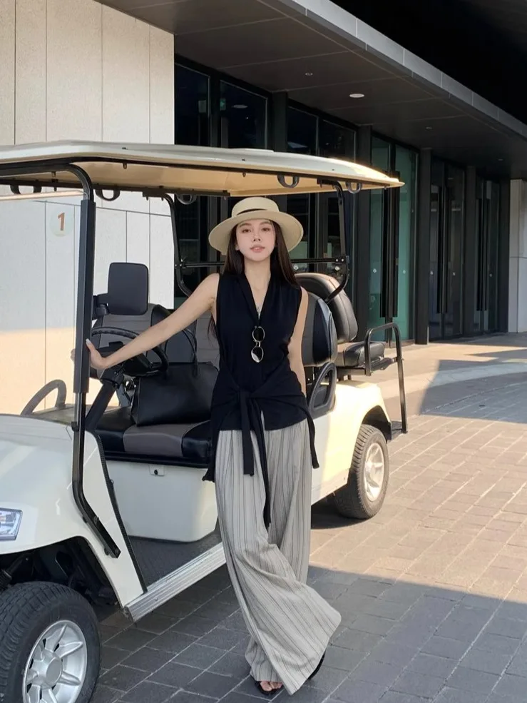 

Элегантный черный вязаный жилет без рукавов и повседневные брюки: комплект из двух предметов для женщин, летний, с полосатым узором, V-образный вырез, длинные брюки