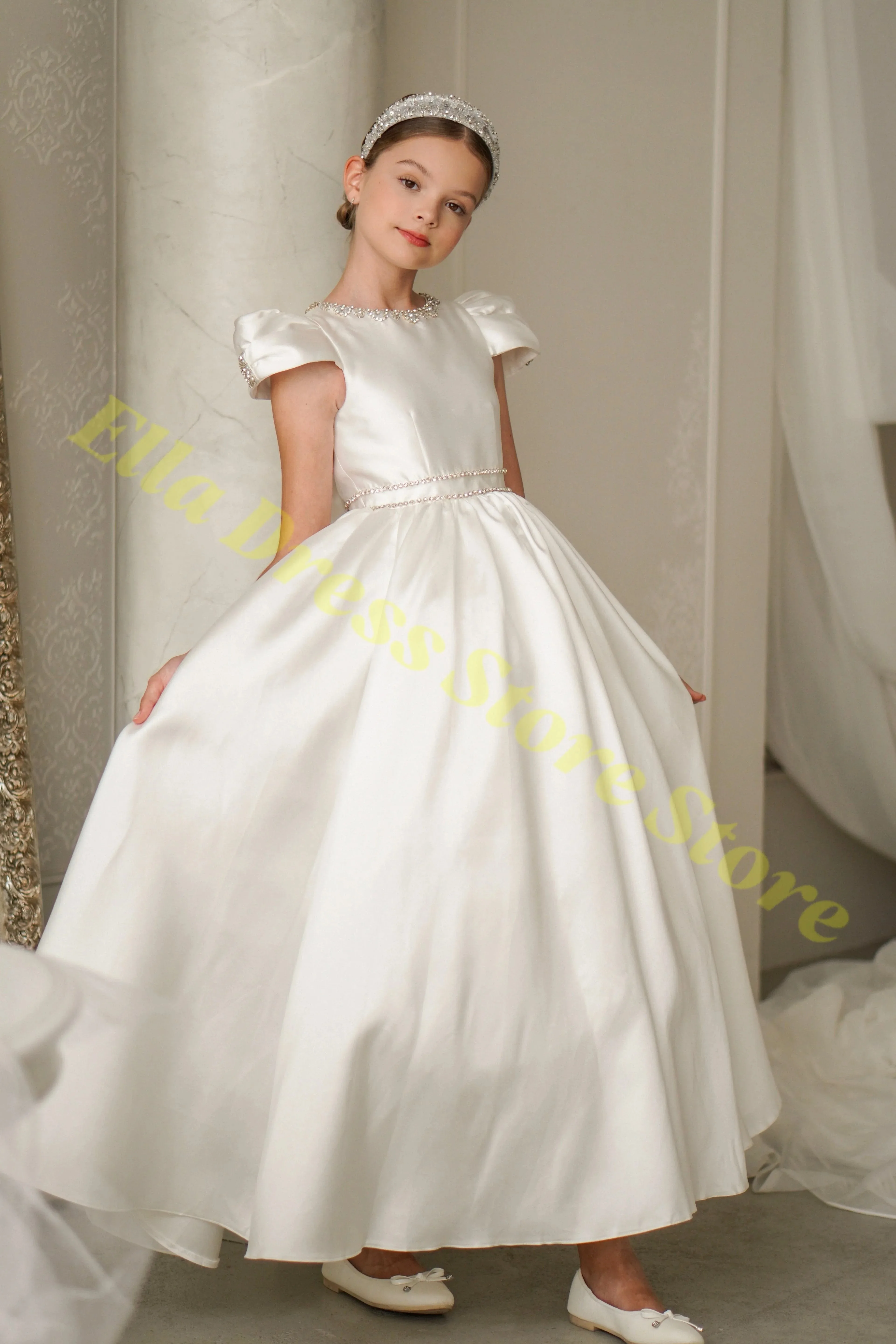 Großhandel Blumenmädchenkleid für Hochzeit, Satin, Perlenbesetzt, Kurze Ärmel mit Schleife, Prinzessinnenkleid für Geburtstagsfeier, Erstkommunion, Maßanfertigung – Detail 4