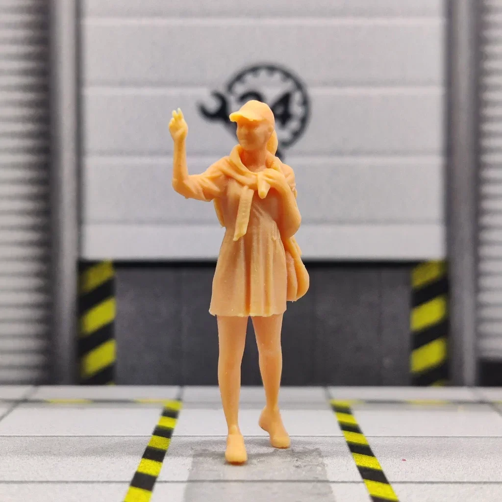 

1/64 1/43 Scale Model Resin Sports Girls Say HelloUncolored Miniature Diorama Hand-painted S608