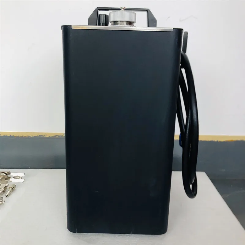 In-cylinder Dynamic Carbon Removal Machine for Automobile Engine