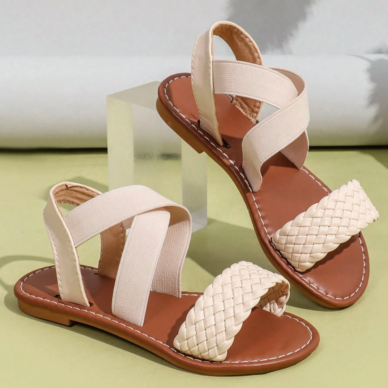 Mädchen-Ledersandalen 2026 Neue Sommer-Kleinkind-Sandalen mit Flechtmuster Rutschfeste Einfache Klassische Prinzessinnen-Sandalen für Party, Hochzeit und Alltag – Detail 3