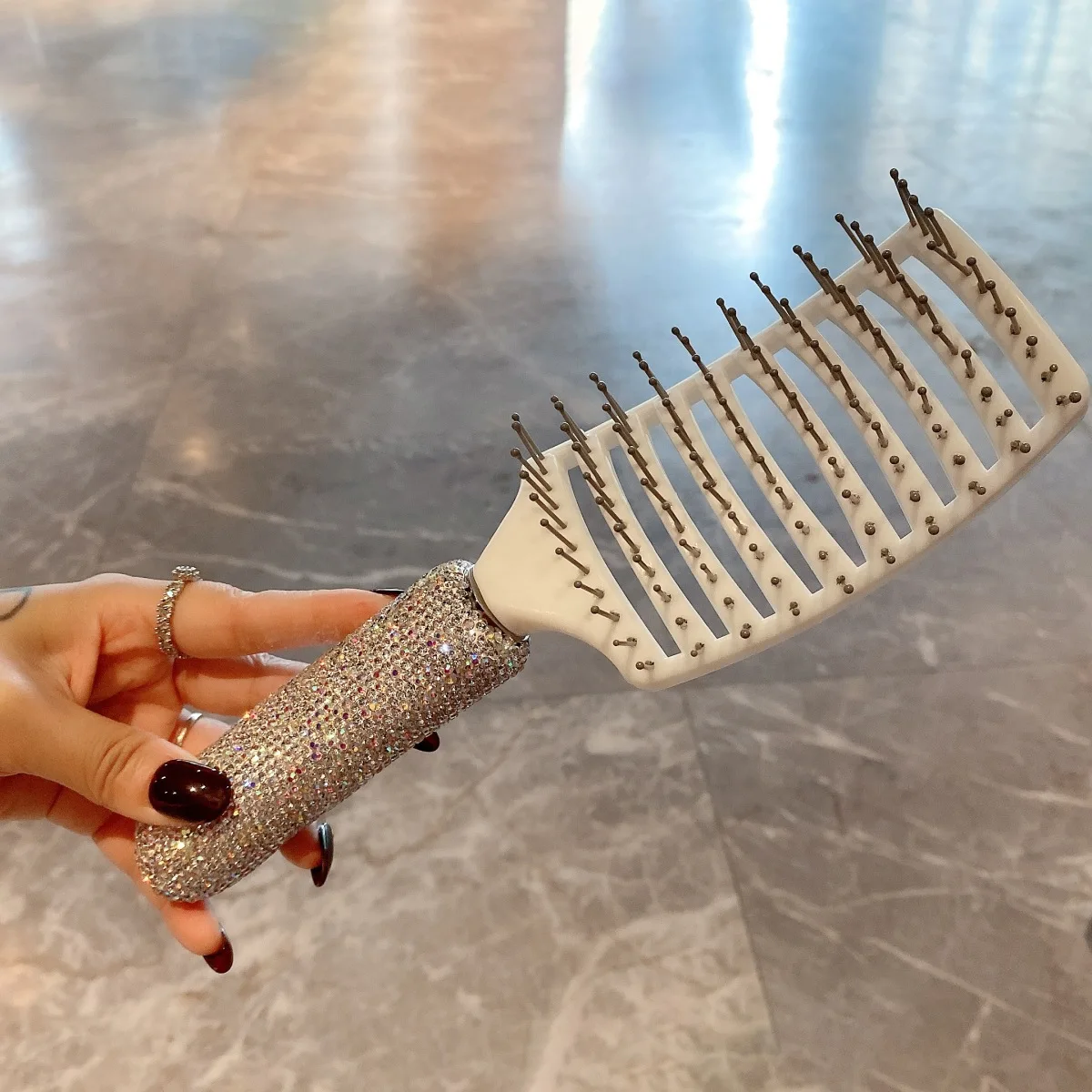 Bling Diamond Curved Comb Rib Fluffy Comb Scalp Massage Comb Shape Styling Salon Hairdressing Styling Tools Wet Curly Hair Brush