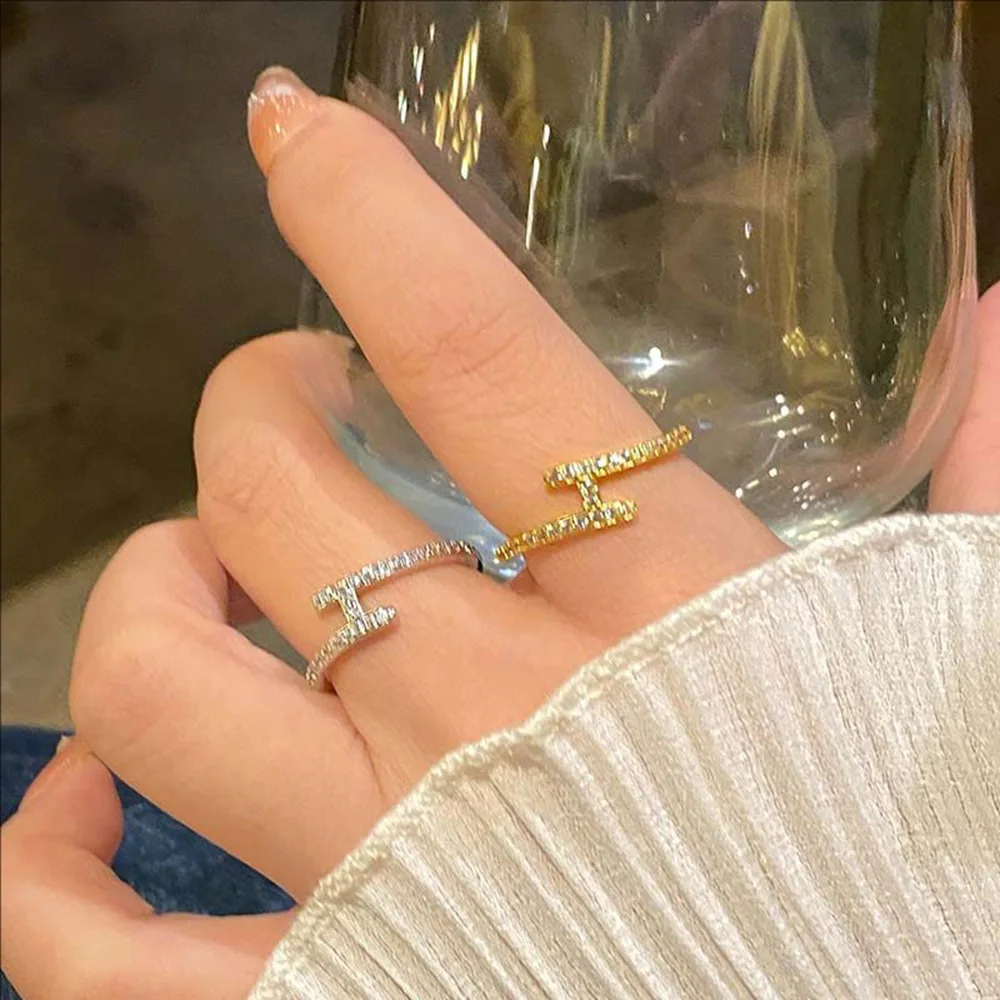 

True Golden Electroplated Zirconia Cross-shaped Open-ended Index Finger Rings High-end Jewelry for Women