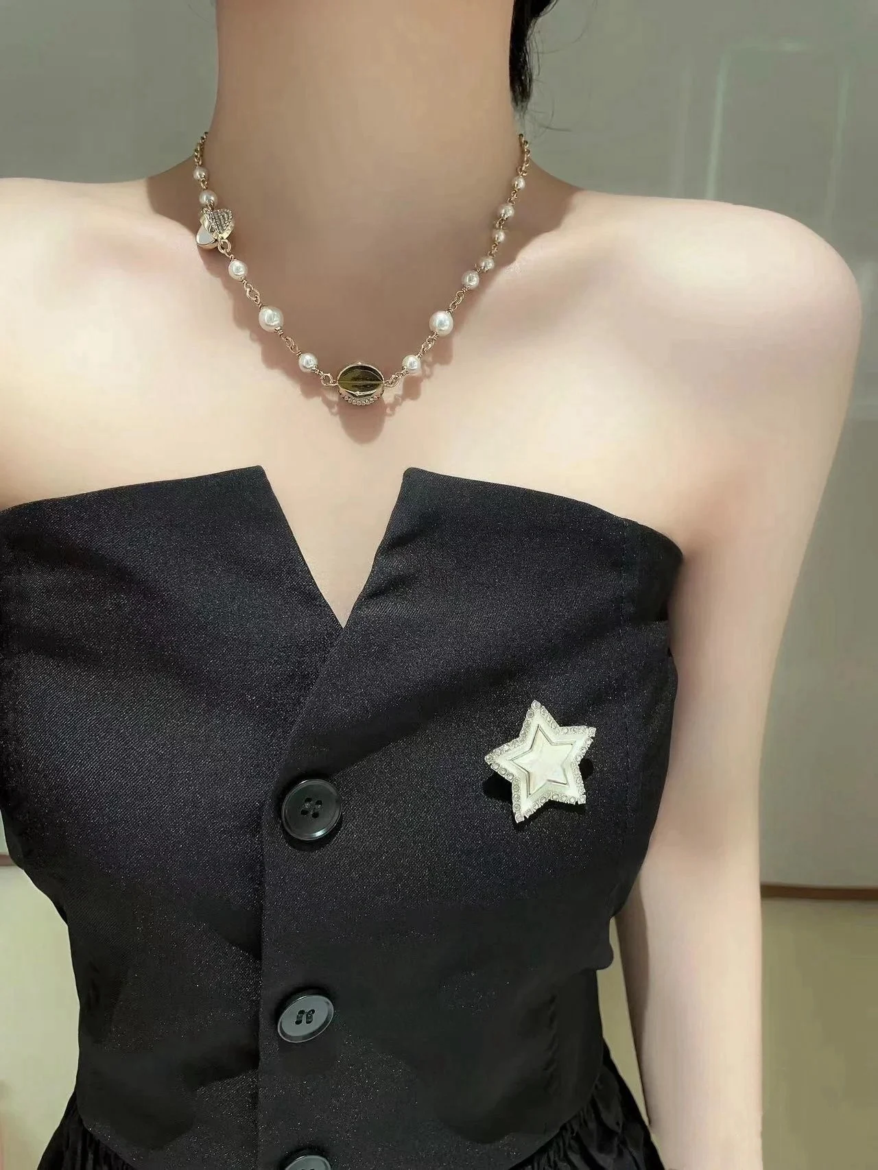 

Fashion exquisite trend new rhinestone five-pointed star brooch earrings