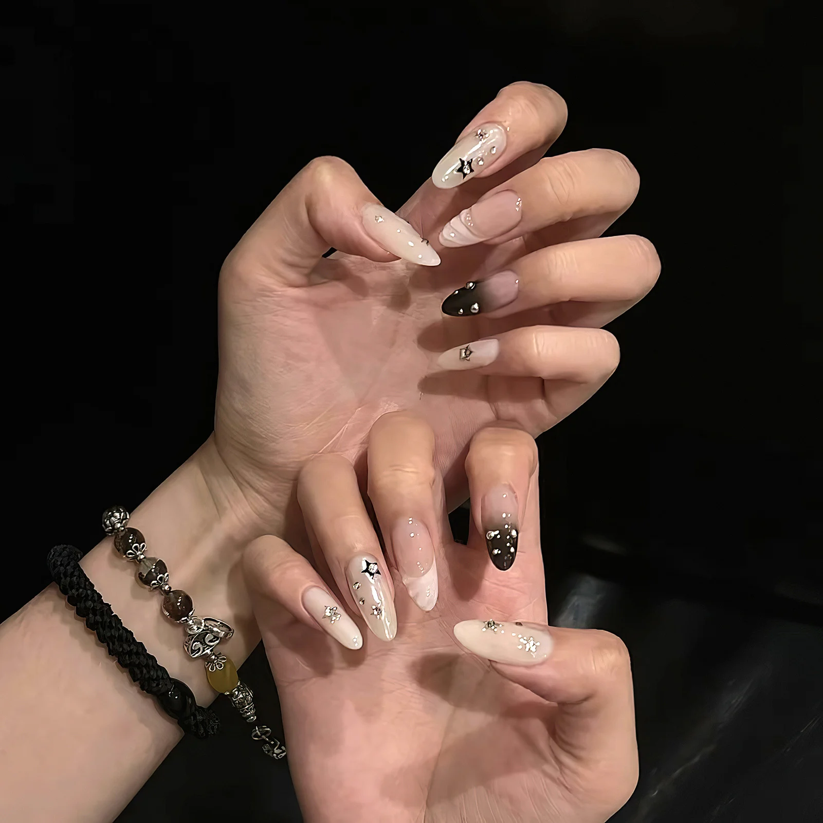 10 個アーモンド偽爪スターグリッター付け爪手作りラインストーン人工爪女性パーティー結婚式サロン装飾
