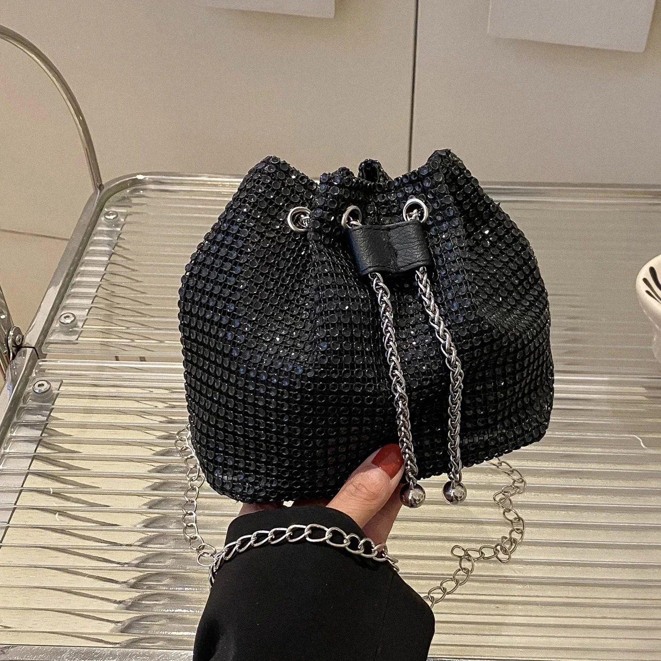 Glitzernde Strass-Umhängetasche für Damen, Kordelzug-Beuteltasche, Multifunktionales Formelles Design für den täglichen Arbeitsweg – Detail 3