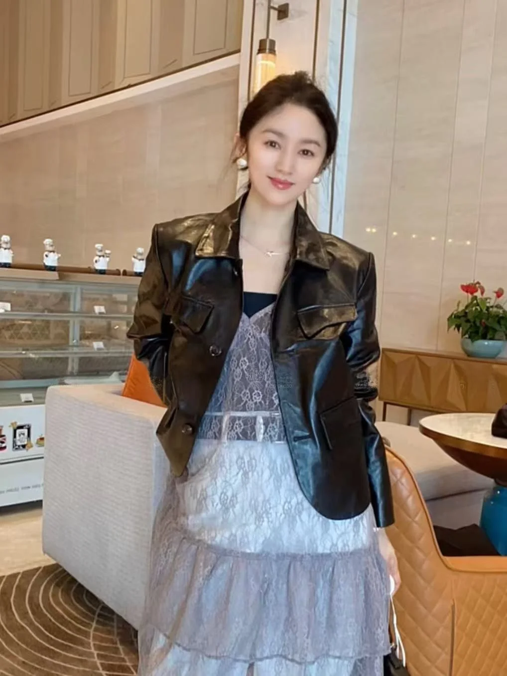 

2024 Autumn New Style Women's Short Leather Jacket Long Sleeve Tanned Oil Wax Leather Casual Vintage Biker Coat Sheepskin