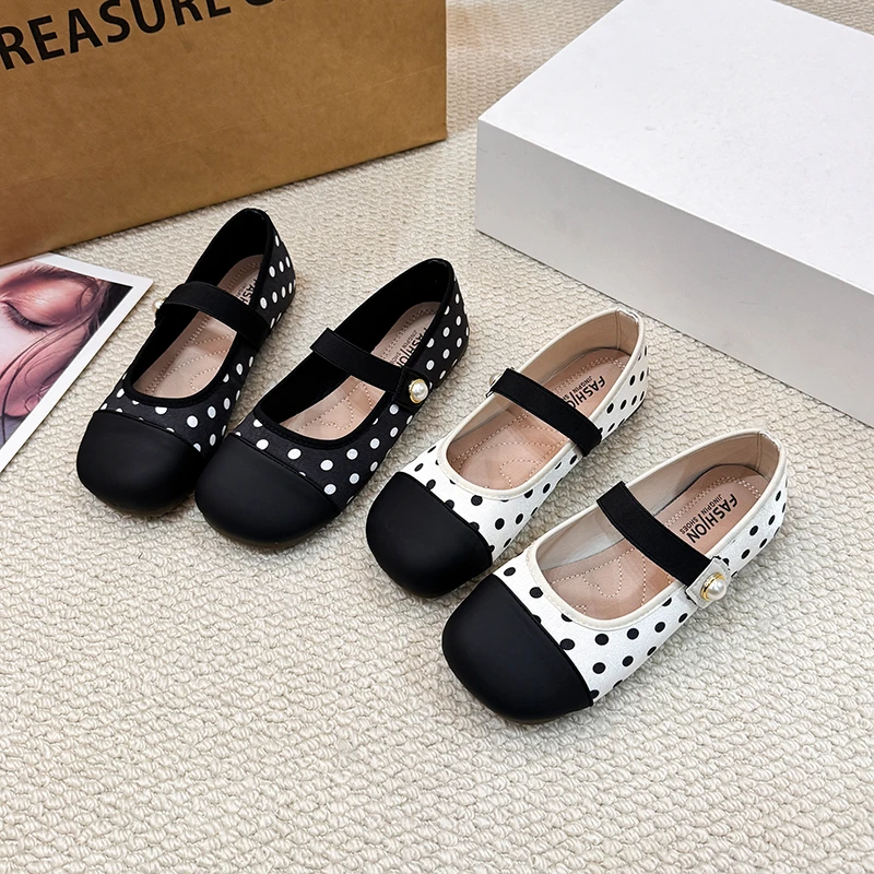 

Женские двухцветные лоферы на плоской подошве с квадратным носком, удобные винтажные туфли для офиса, повседневной носки и вечеринок, модель 2026 года