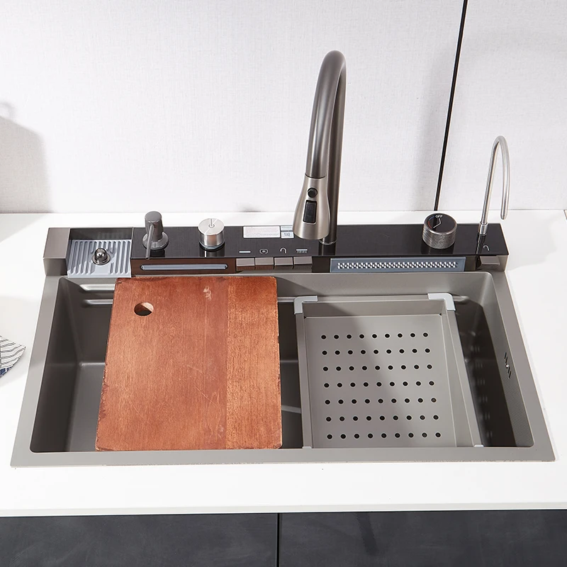 

2024 Популярная большая многофункциональная раковина с одним слотом, устойчивая к царапинам, светодиодный цифровой дисплей, водопад из нержавеющей стали 304, кухонные мойки